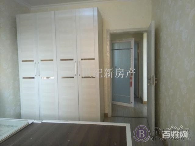 25小区 三楼精装修送家具 学 区一步到位 超市菜